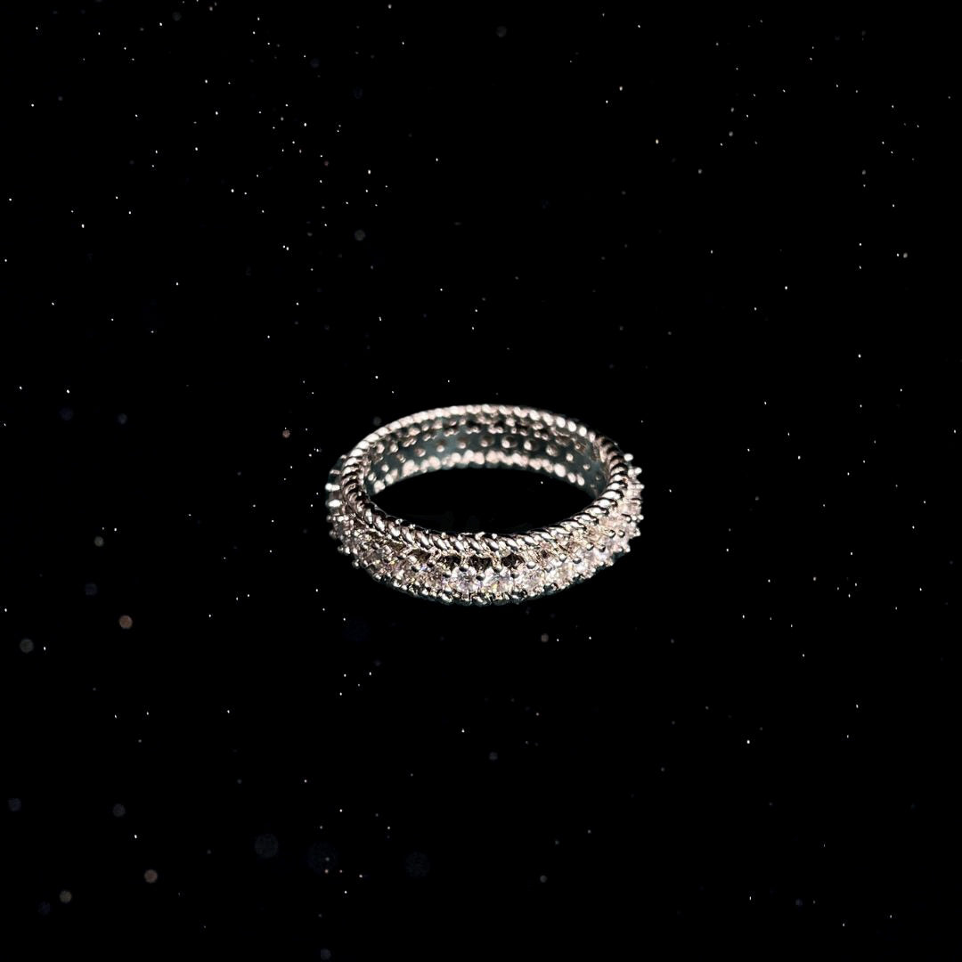 LR005